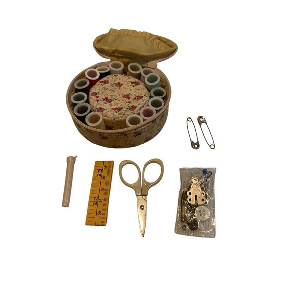 Vintage Floral Travel Sewing Kit Pin Cushion Thread Scissors Accessories Crafts - Picture 1 of 13